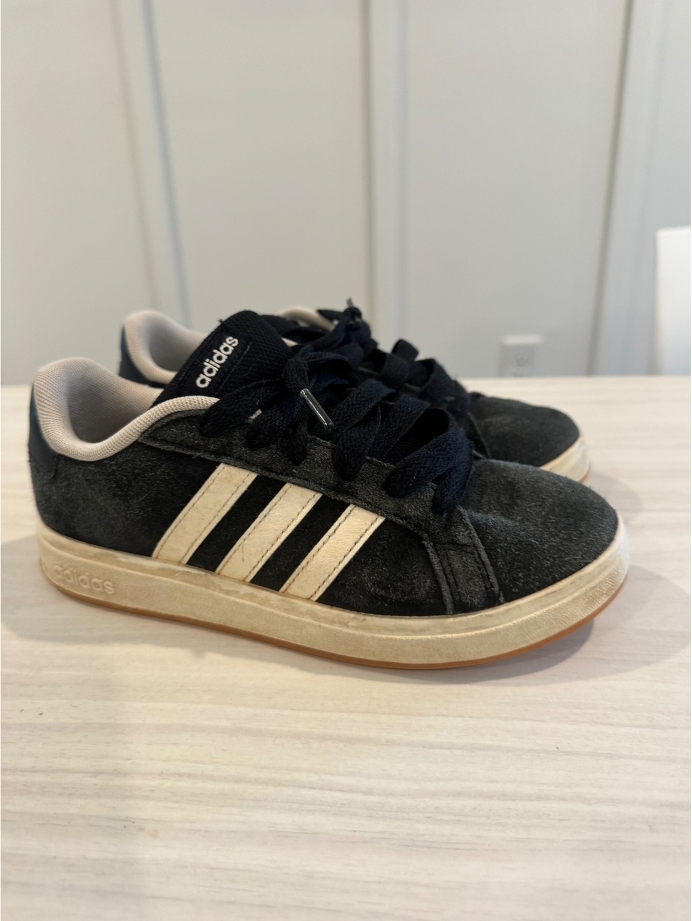 Adidas Black White 3-Stripes Low Top Sneakers Youth Size 3 EU 35 JI0178